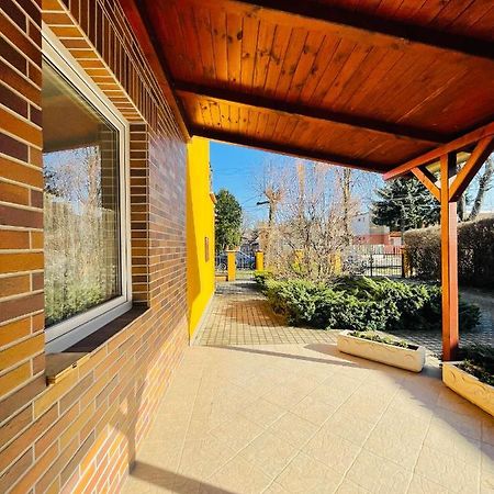 Gabi Haz Apartmanok*** Hajdúszoboszló Exteriör bild