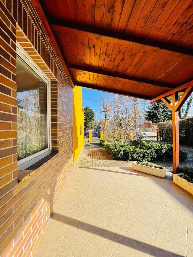 Gabi Haz Apartmanok*** Hajdúszoboszló Exteriör bild