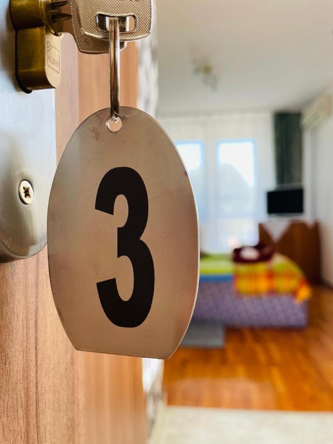 Gabi Haz Apartmanok*** Hajdúszoboszló Exteriör bild